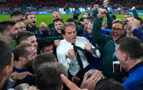 开云体育入口-意大利无牌可打点球幸运晋级 曼奇尼遇到麻烦了！