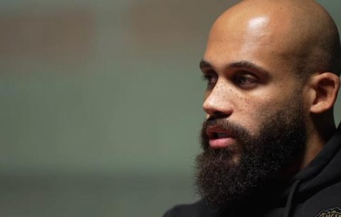 开云体育官网-姆伯莫：梅努的进步空间还很大；我还没给队友们弹过钢琴