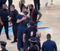 开云体育官网-如果再见不能红着眼！巴特勒首次重返迈阿密 和乐福相谈甚欢