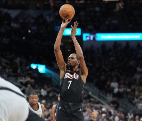 开云体育App-杜兰特生涯第343场至少30分且TS60%+ 历史第二多&amp;詹姆斯411第一